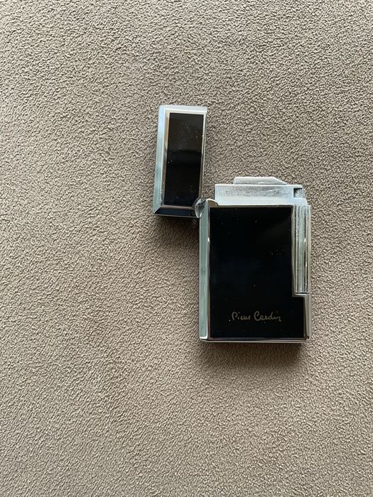 Запалка PIERRE CARDIN - черно и хром, нова