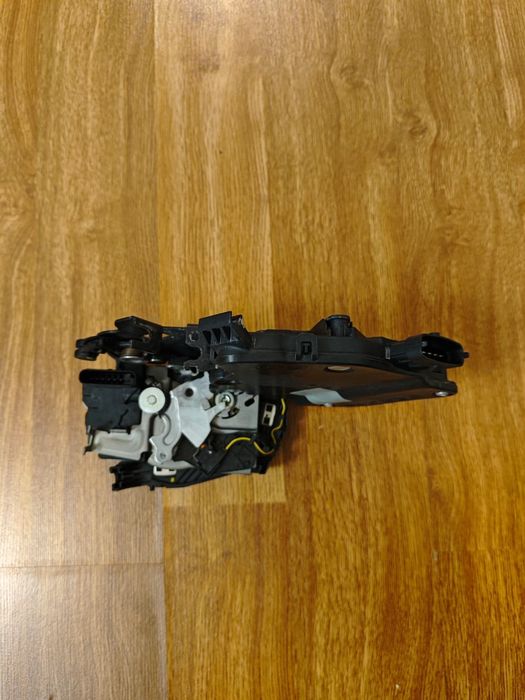 Дверной замок L405