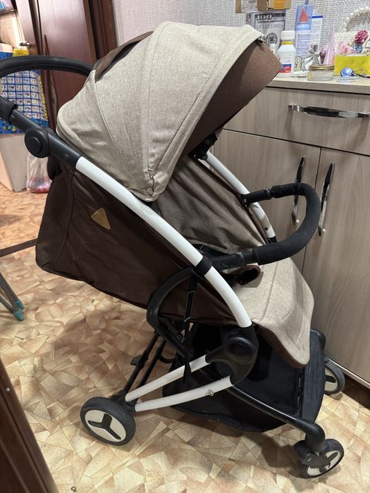 Коляска детская до 4 лет примерно