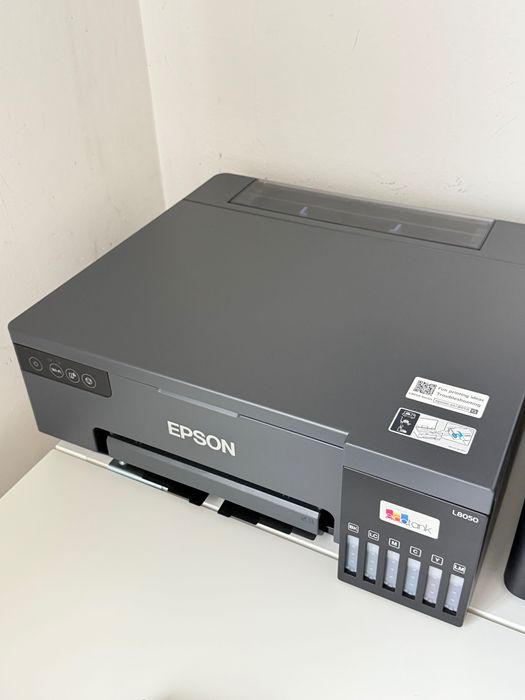 Продава се 6-цветен принтер Epson L8050