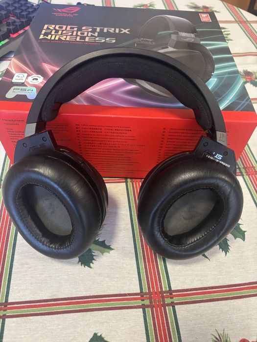 Продавам Гейминг слушалки Rog strix fusion wireless