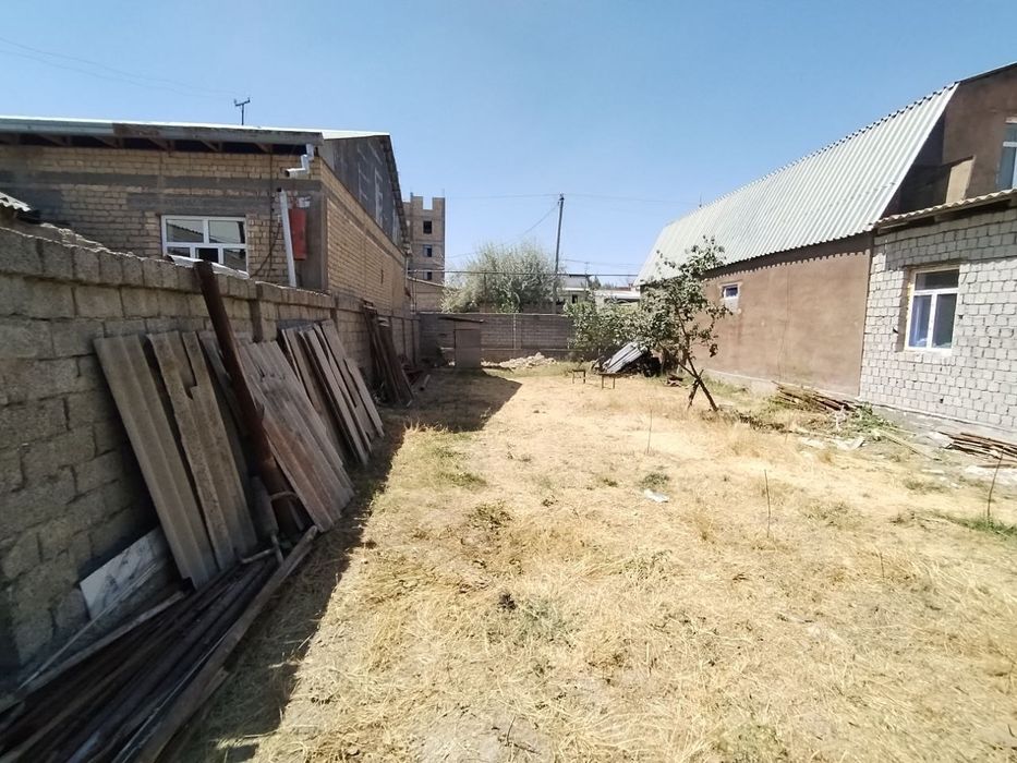 Йер сотилади ( турт бурчак жой)