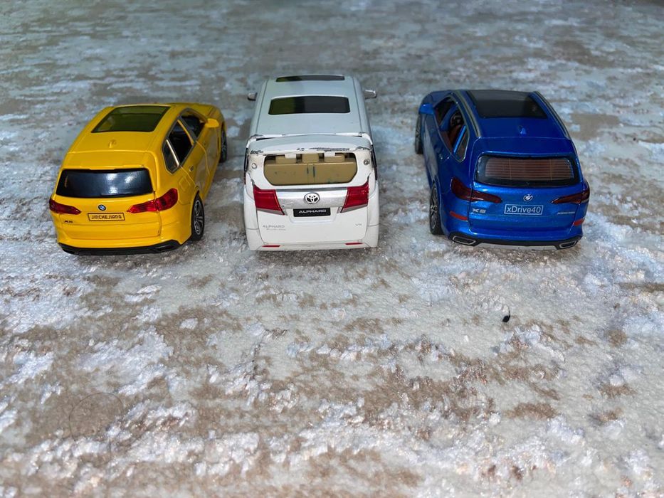 Продам машинки  BMW и alphard