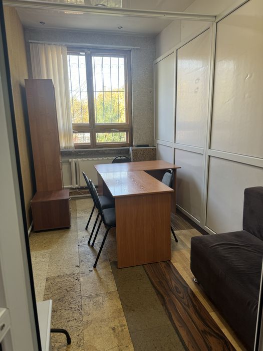 Офис   20 кв    2 этаж.