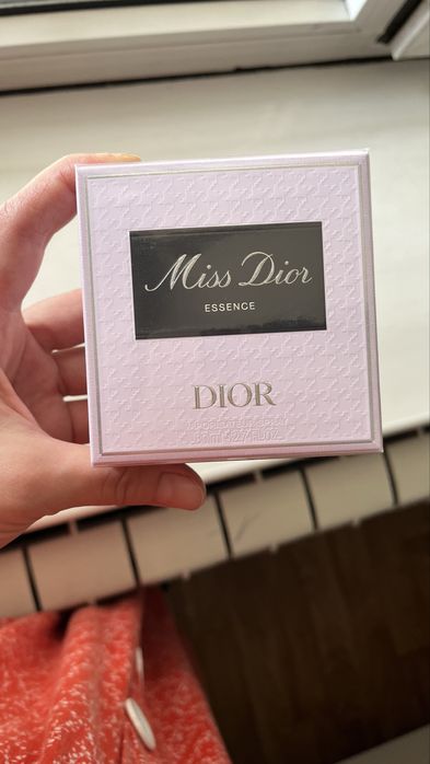 Парфюм женский.