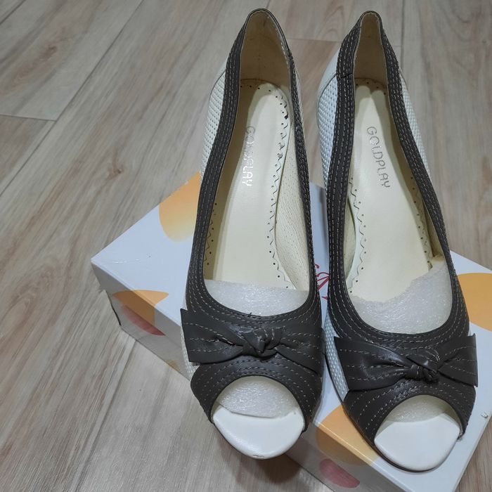 Продаю новые туфли