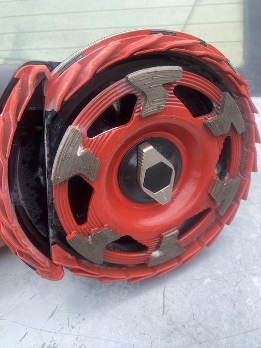 Masina de slefuit beton HILTI DGA 130, an 2024
