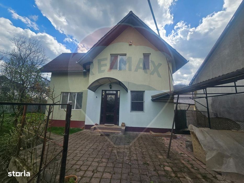 Casă / Vilă 5 camere, curte amenajată, mutare imediata