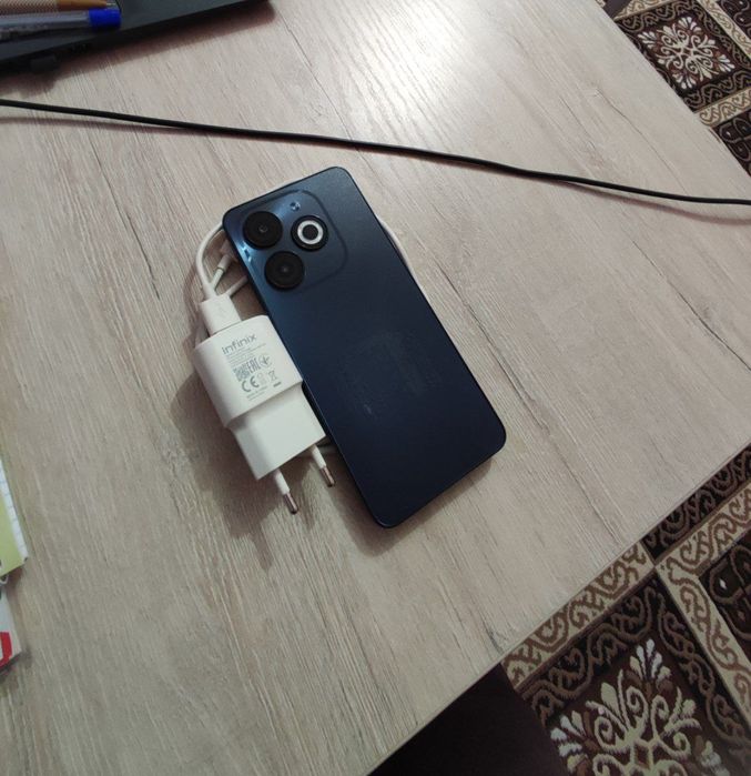 Infinix Smart 8, 4/64 гб