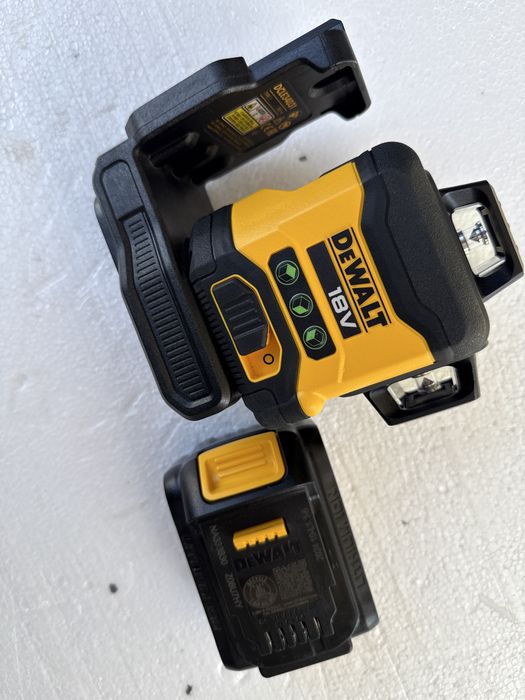 Vind laser Dewalt DCLE34031 XR nou  2025 cu acum 3ah