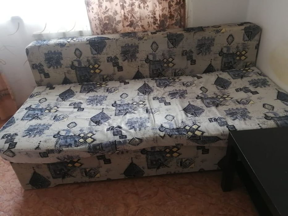 Продам диван  б/у