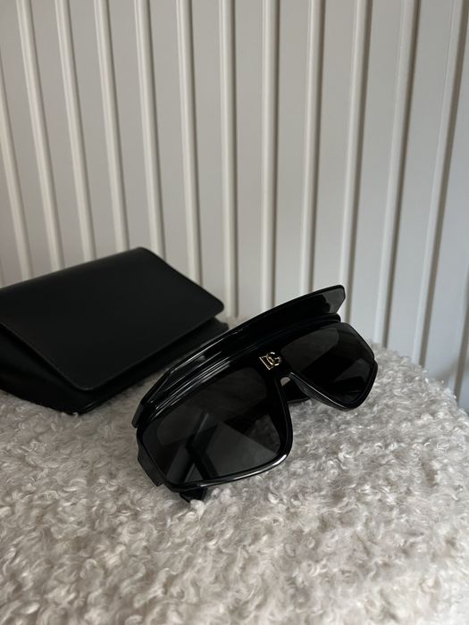 Слънчеви очила на Dolce & Gabbana с кутия