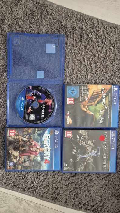 Pachet 4 jocuri PS4 - Shadow of War, Far Cry 4, Town of Light, FIFA 21