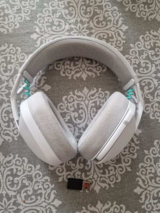 PS5 slim с диск гейминг сет, джойстици и слушалки.