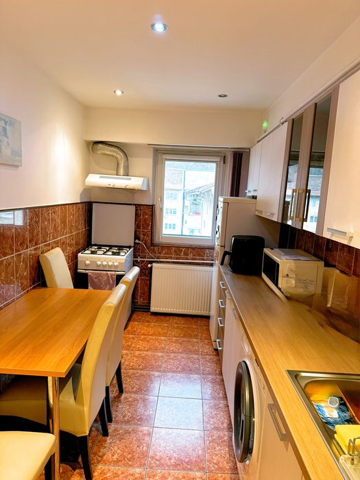 Vand ap. 2 camere DECOMANDAT , luncă