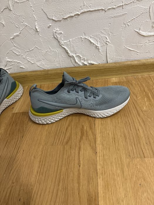Nike Epic React Flyknit 2