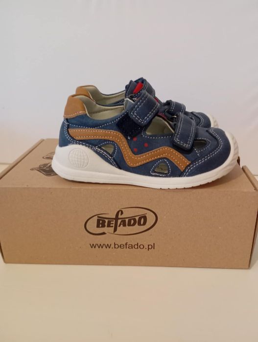 Сандалки Befado 24 номер 15 см стелка. НОВИ, не са обували.
