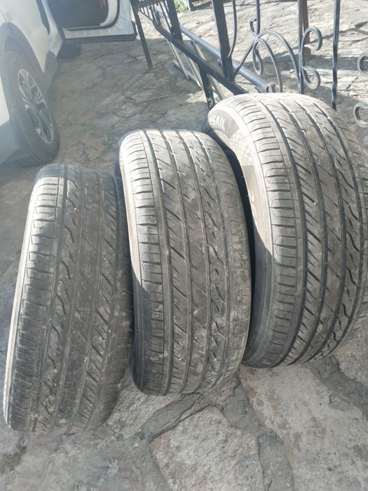 Продается шины 3 штуки