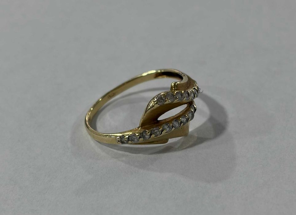 Златен пръстен 14 карата 1.98гр проба 585