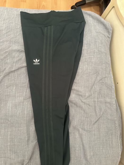 Pantaloni noi Adidas marime M