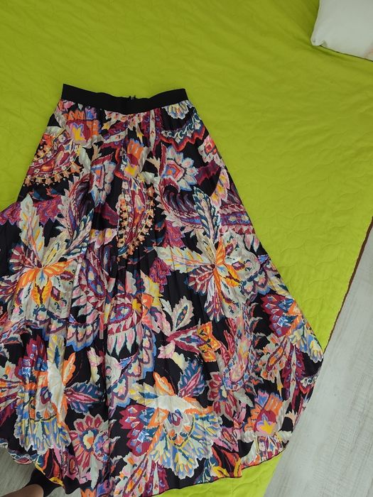 Пола Zara  размер-M