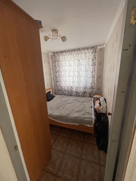 продам 4 комн.квартиру в центре