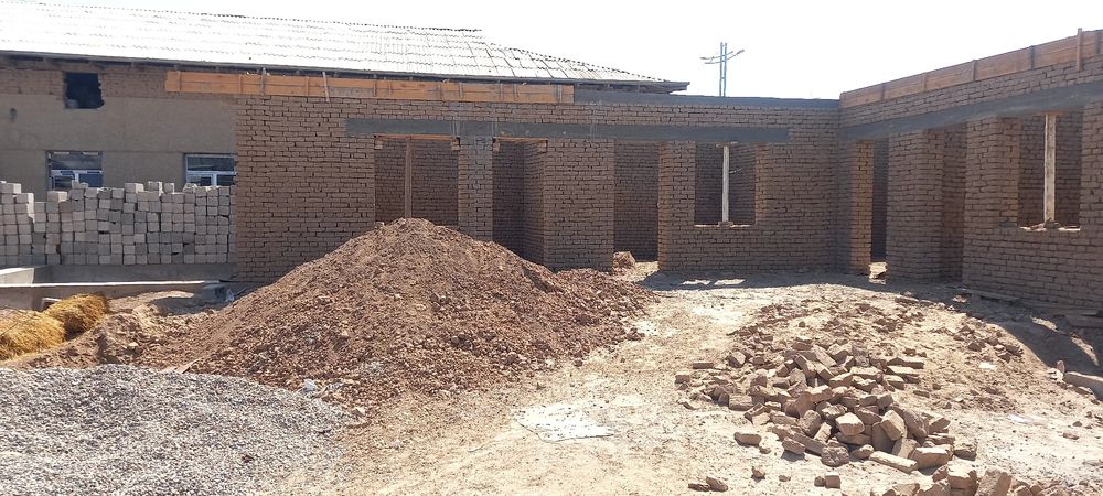 Соавто тарафда куриб битказилмаган ховли сотилади срочна