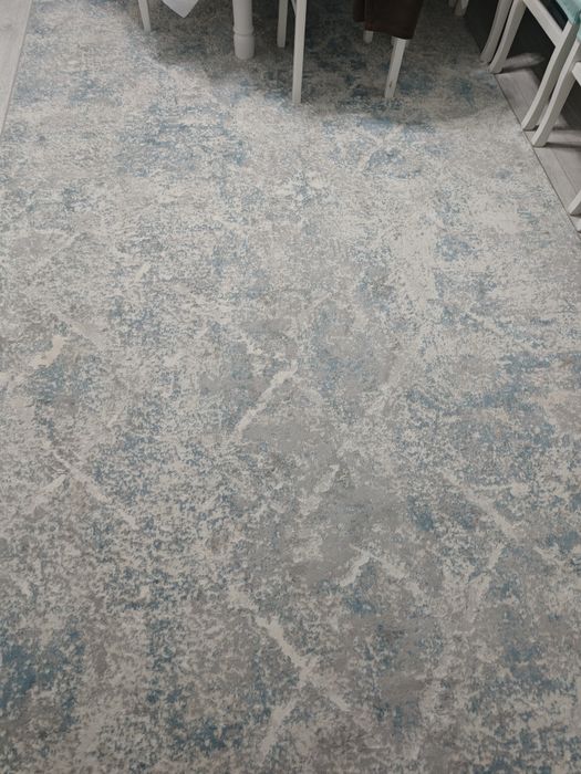 Продам ковер в зал