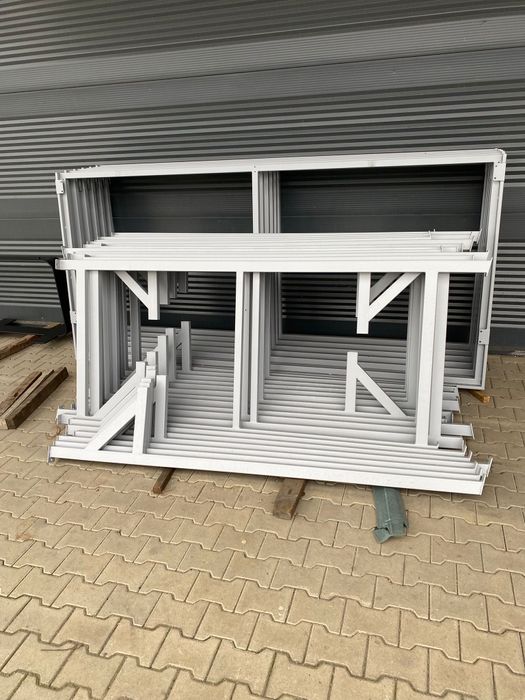 Structura metalică pentru statie autobuz