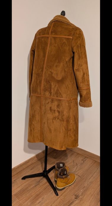 Set outfit iarnă camel – palton îmblănit + bocanci | S + 37