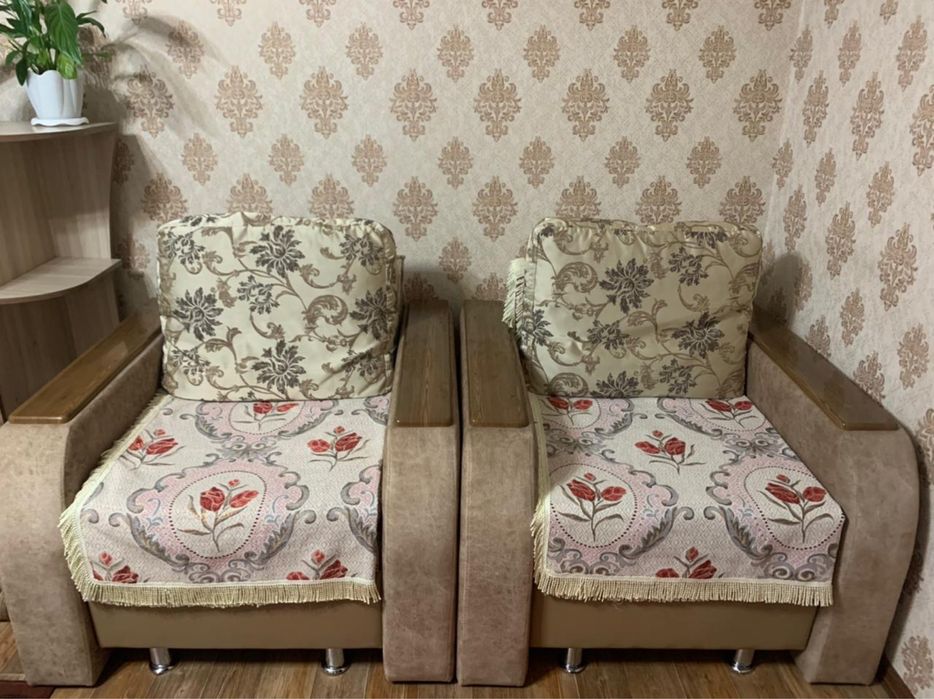 Диван и два кресла