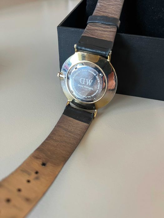 Дамски часовник Daniel Wellington DW00100036 Classic – 36mm НЕРАБОТЕЩ