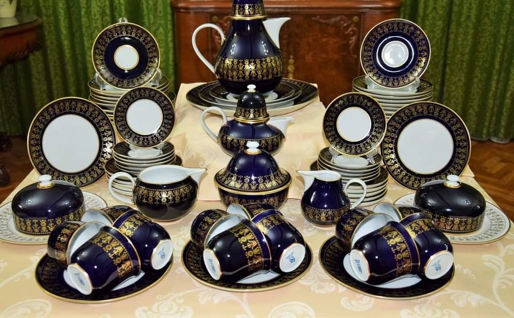 ПРОДАЕТСЯ Столово-чайный сервиз на 12 персон. Кобальт. 125 предметов.