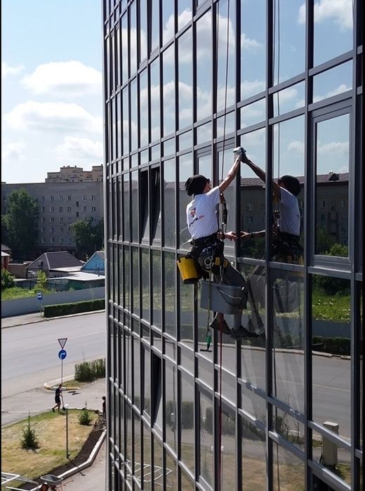 Мойка витражей и окон вашего дома.