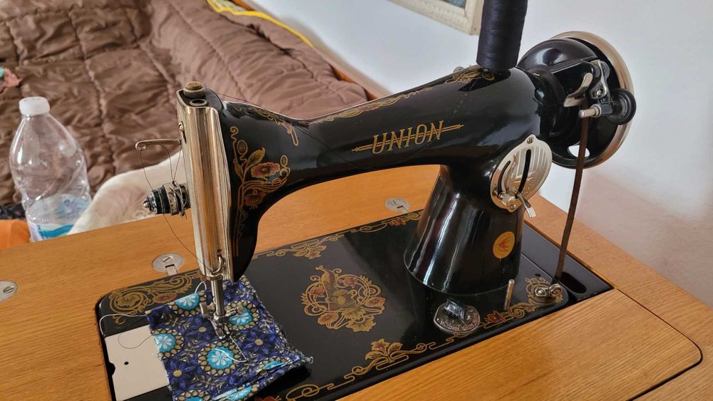 Шевна машина Union –ретро от соца , работеща, здрава.