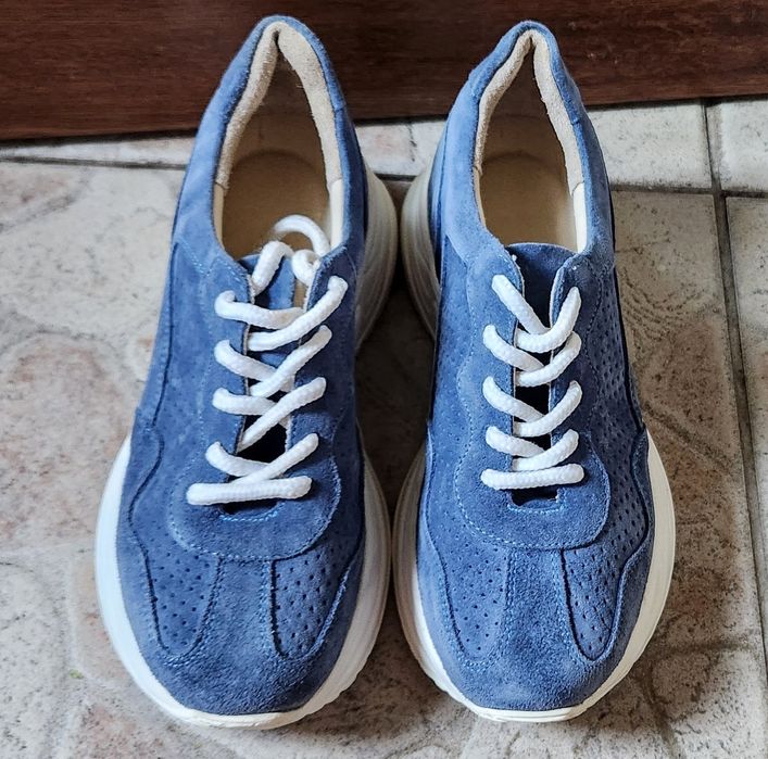 Adidași damă din piele întoarsă