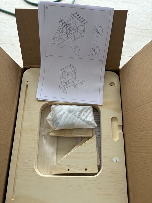 Turn de învățare (Learning Tower) Montessori 3 în 1 din lemn – Scaun + Masă + Tablă – Pliabil, Sigur, 68 kg