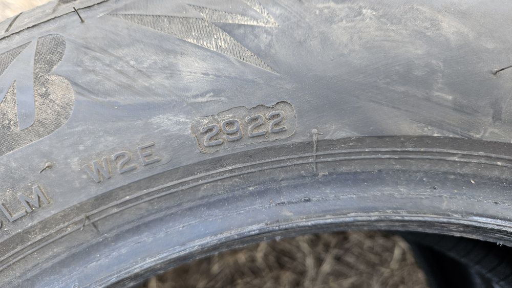 2бр гуми 215 55 17 дот 22 бриджстоун