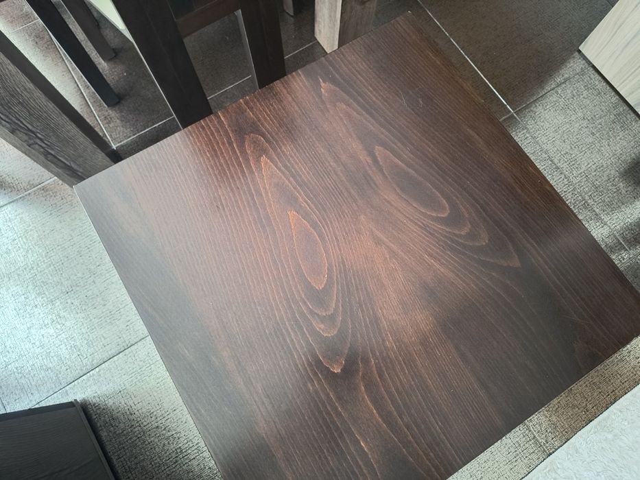 Холна квадратна маса от масив