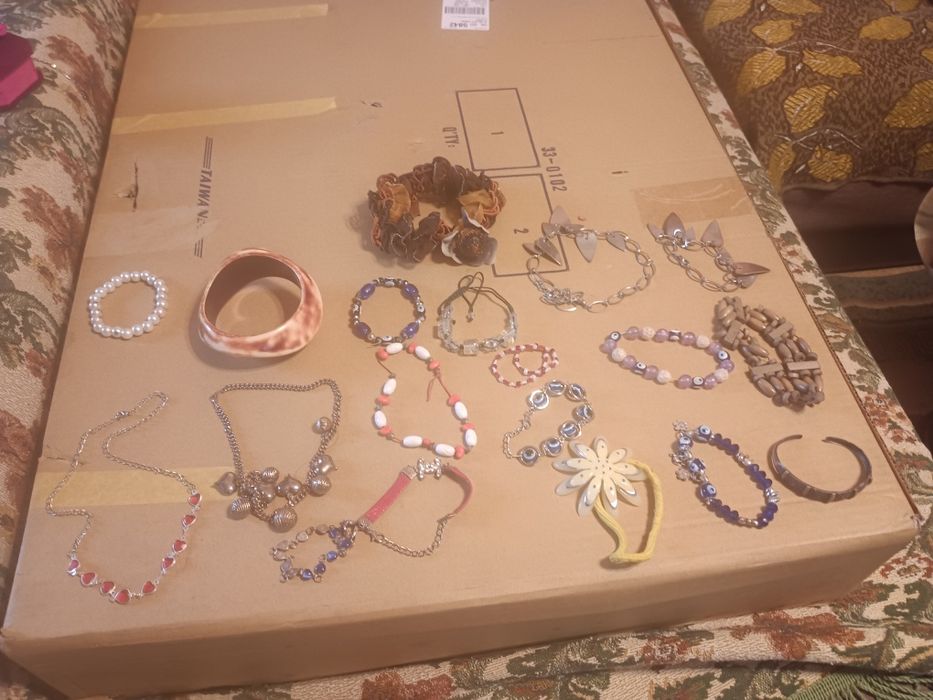 Гривни и брошки-2евро