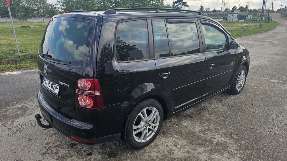 VW Touran 7 locuri