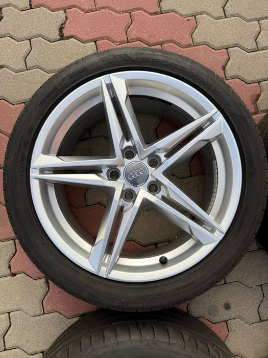 Jante de aluminiu originale Audi R18 cu cauciucuri de vara