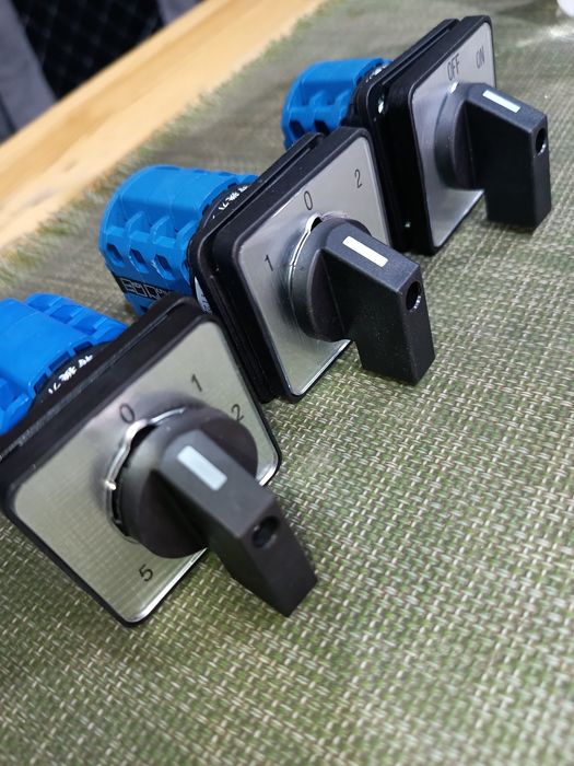 Переключатели кулачковые, пакетные.