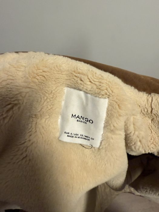 Кафяво яке Mango