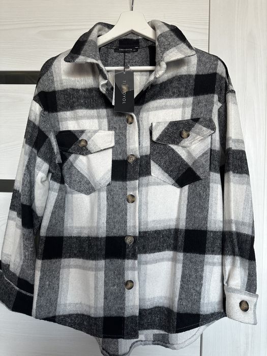 Продавам ново яке- риза от Trendyol