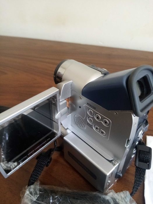 Видеокамера Sony DV9F