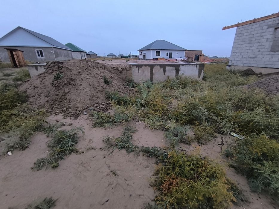 Участок,с фундаментом 10*13