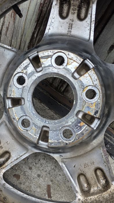 Оригинални 16" Chevrolet Camaro 1997 5x120.65 8j ET55 / 70.3 mm.