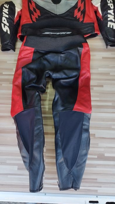 Продавам Мото кожен екип