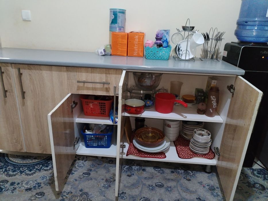 Сотилади Кухонный шкаф